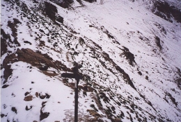 Snowy trail above Val Gardena