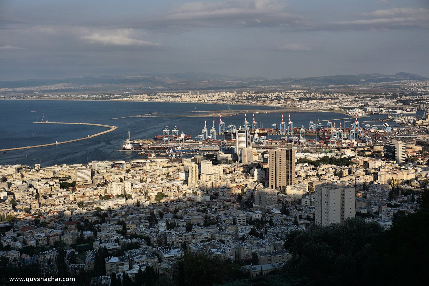 A new port is under construction on a crucial spot of Haifa Bay