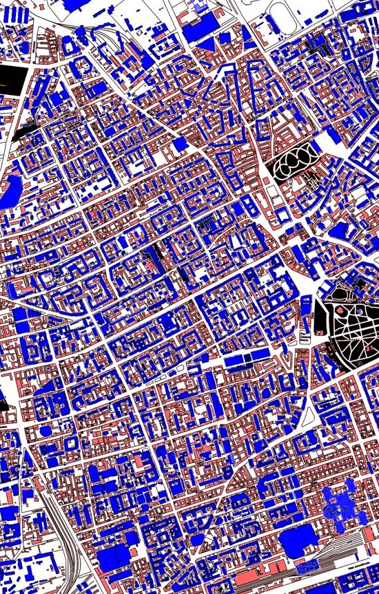 prewar buildings (red) and current buildings (blue) in Warsaw
