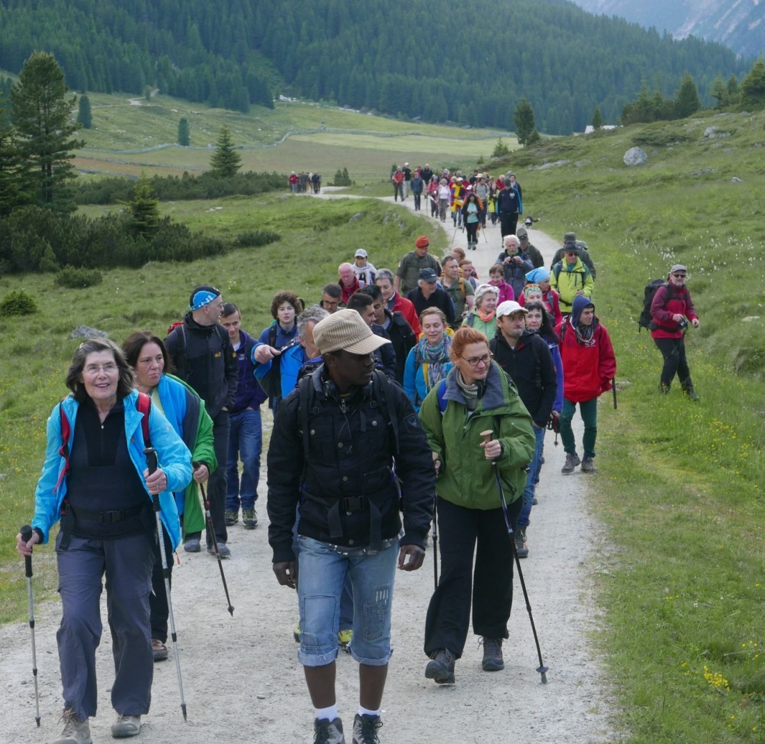 Alpine_Peace_Crossing_Krimml_2015_P1070256