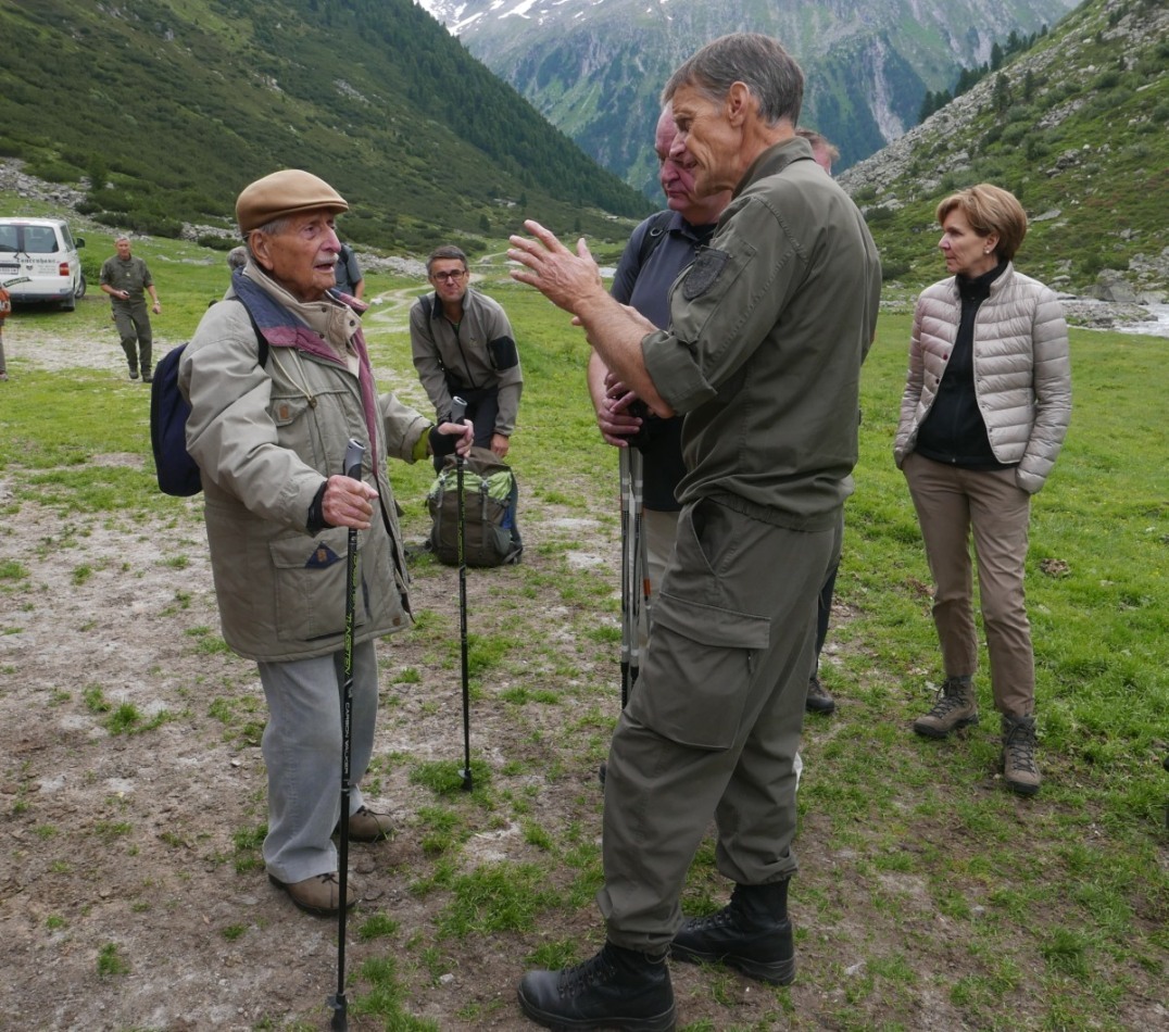 Alpine_Peace_Crossing_Krimml_2015_P1070310
