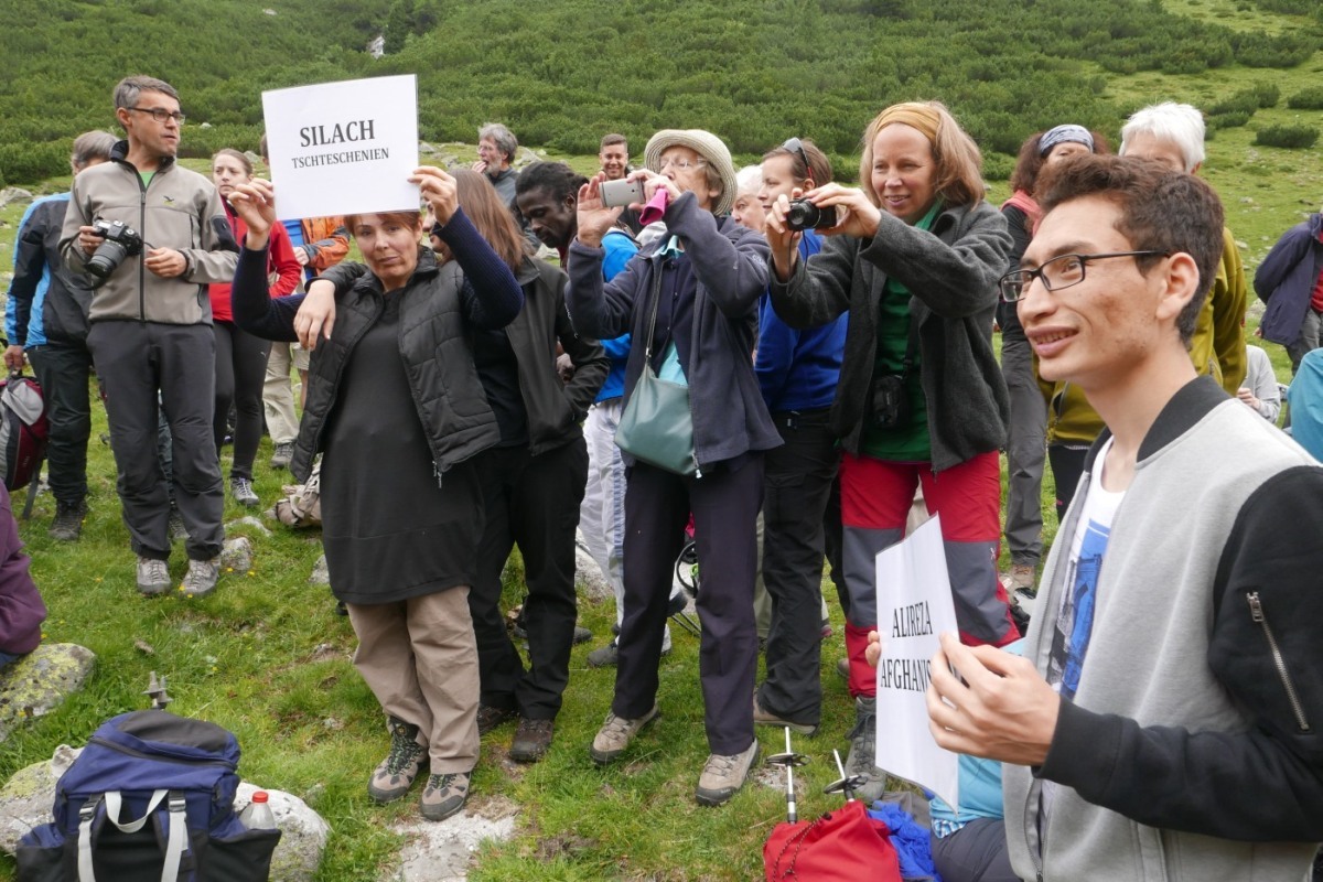 Alpine_Peace_Crossing_Krimml_2015_P1080005