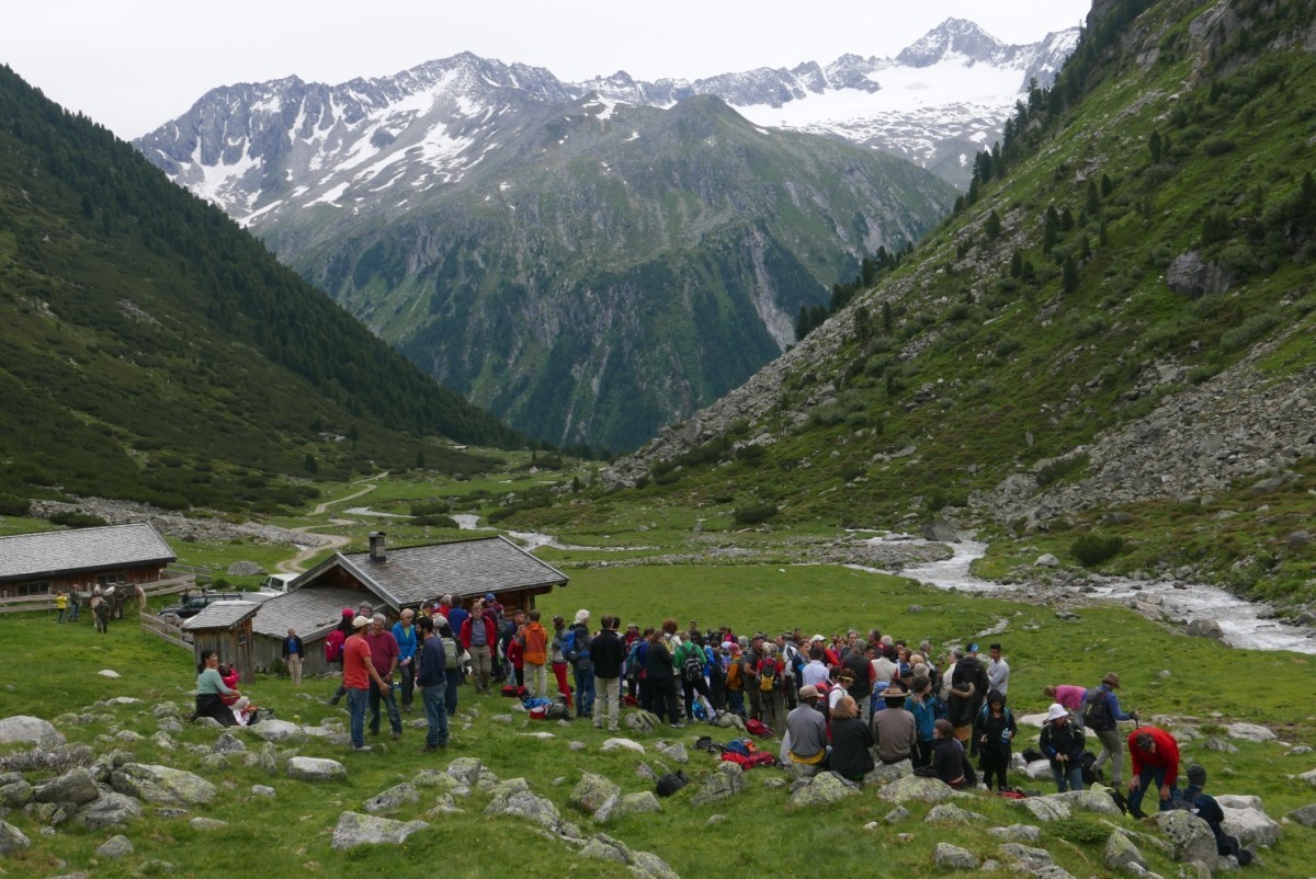 Alpine_Peace_Crossing_Krimml_2015_P1080023