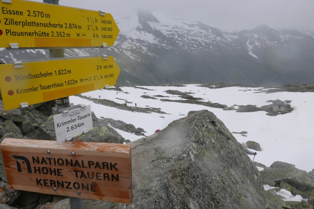Alpine_Peace_Crossing_Krimml_2015_P1090105