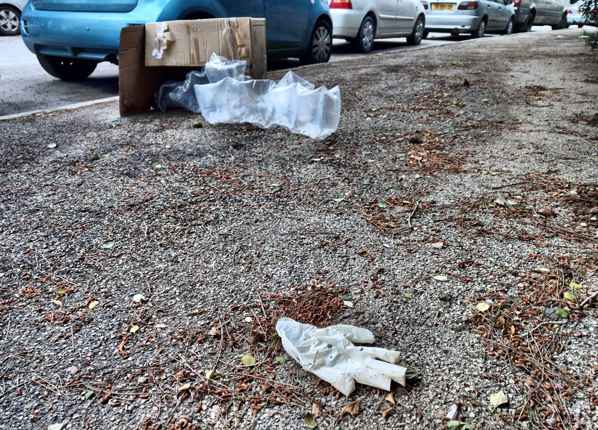 dead-gloves-imag8175