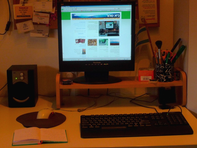 guy_table_homepage.jpg