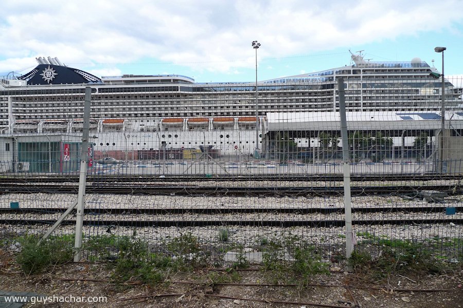 MSC_Magnifica_Cruise_Ship_Haifa_P1560784.JPG