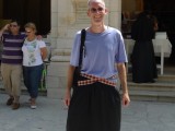 חידושים באופנה בכנסיית מריה מגדלנה - מכאן תצא בשורת החצאיות לגברים