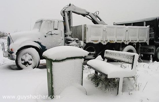 snow_mevaseret_trucks.jpg