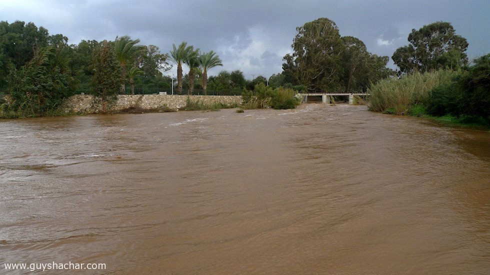 נהר כזיב בהגיעו אל הים