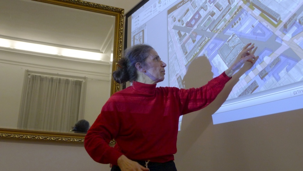 Arch. Maria Sołtys comments during presentation at S.A.R.P